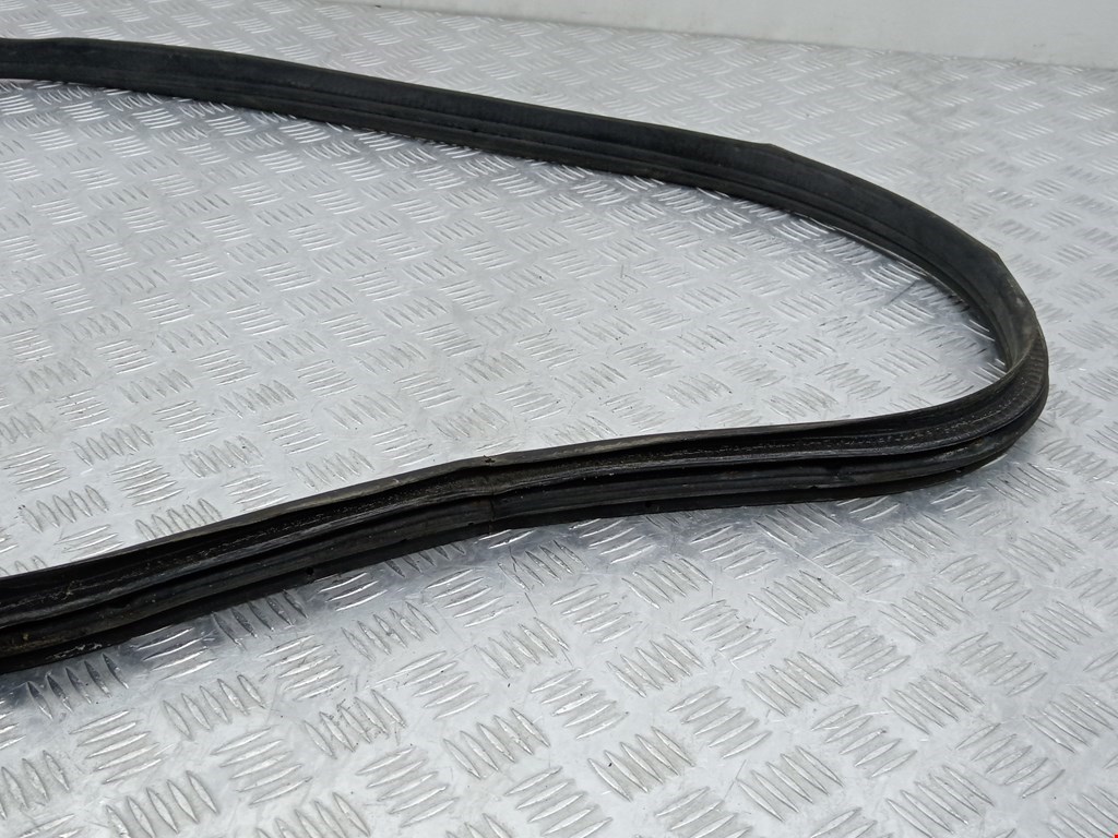 Уплотнитель двери OPEL Combo C 2001-2011