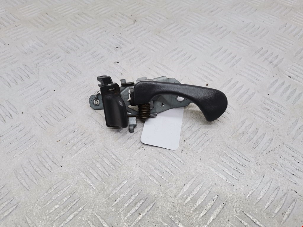 Ручка двери внутренняя задняя правая Mitsubishi Pajero Sport 1 (1998-2008)