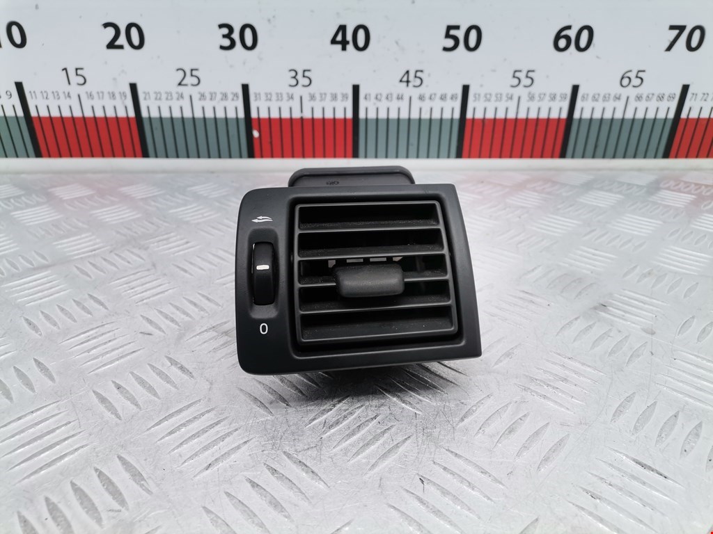 Дефлектор воздушный VOLVO V50 I 2004-2012