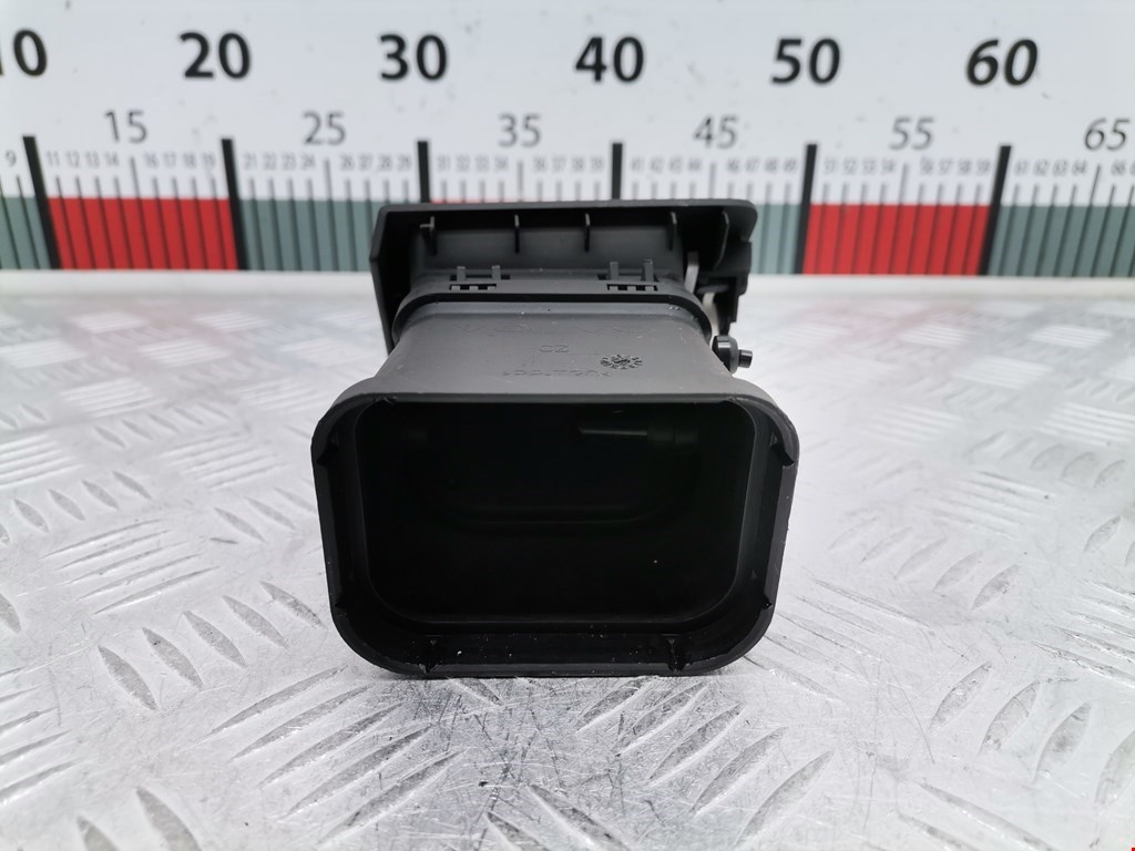 Дефлектор воздушный VOLVO V50 I 2004-2012