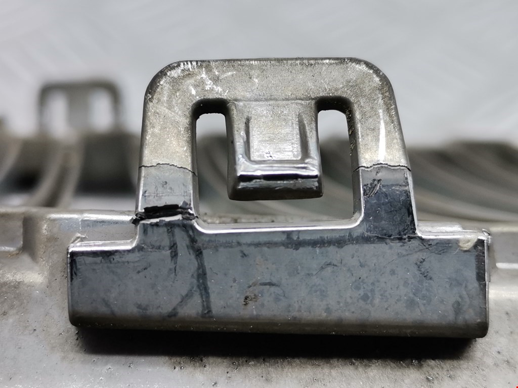 Решетка радиатора VOLVO V50 I 2004-2012