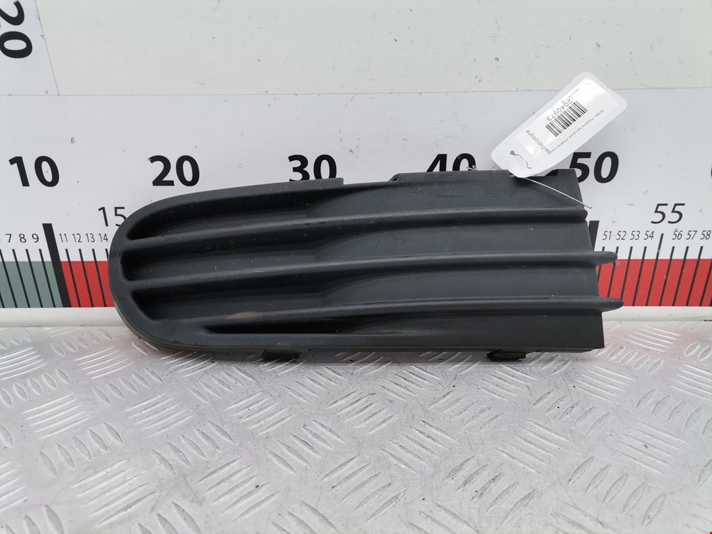 Решетка в бампер VOLVO V50 I 2004-2012