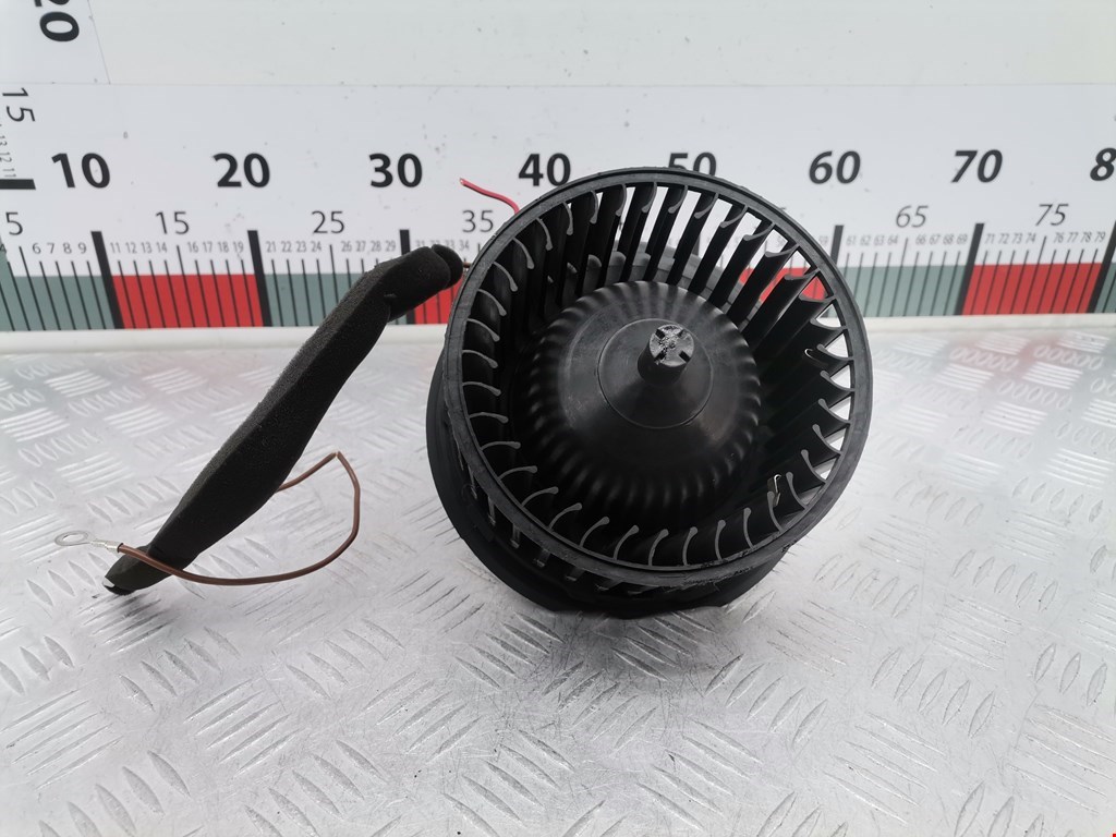 Моторчик (мотор) отопителя салона VOLKSWAGEN Golf III 1991-1997