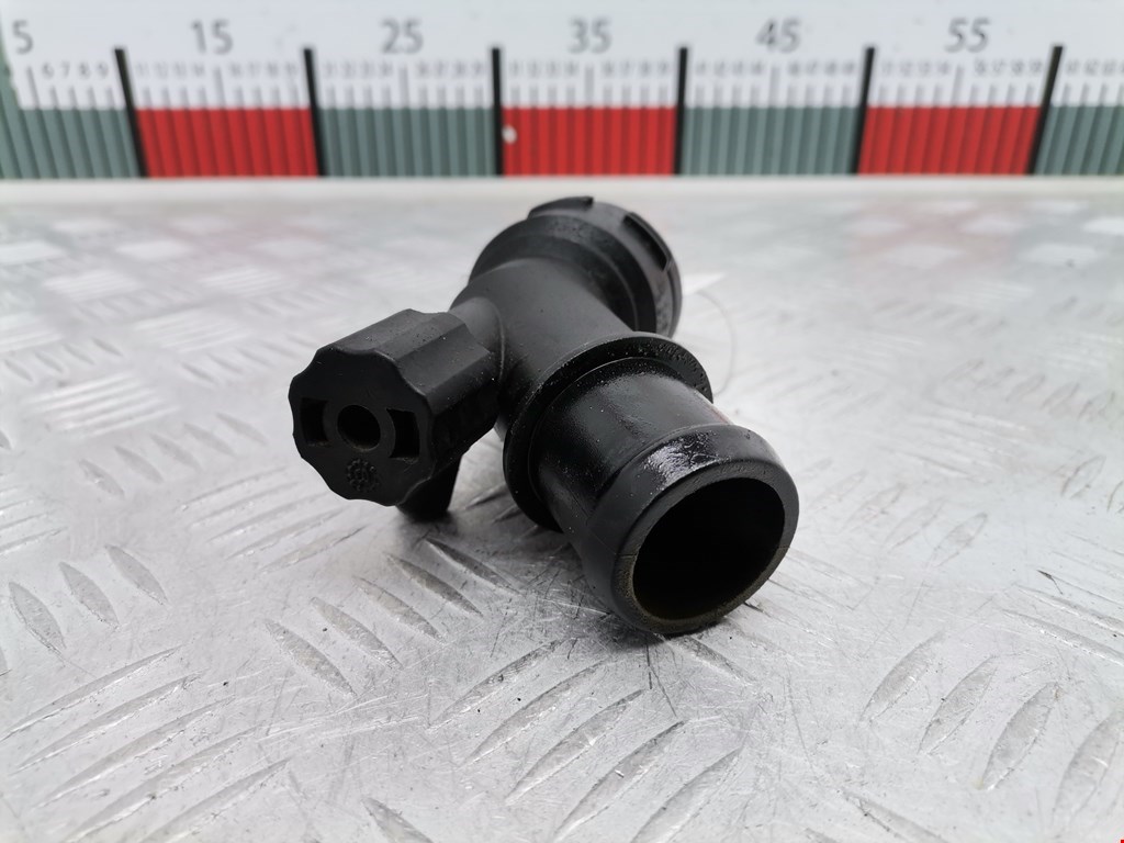 Тройник системы охлаждения BMW 3er E90/E91 2005-2012