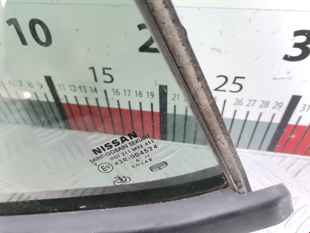 Стекло двери заднее правое NISSAN Navara III D40 2005-2015