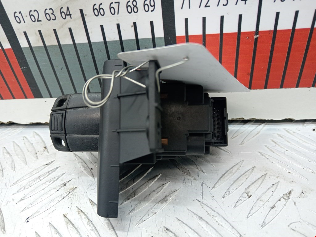 Замок зажигания BMW 1er E81\E87 2004-2011