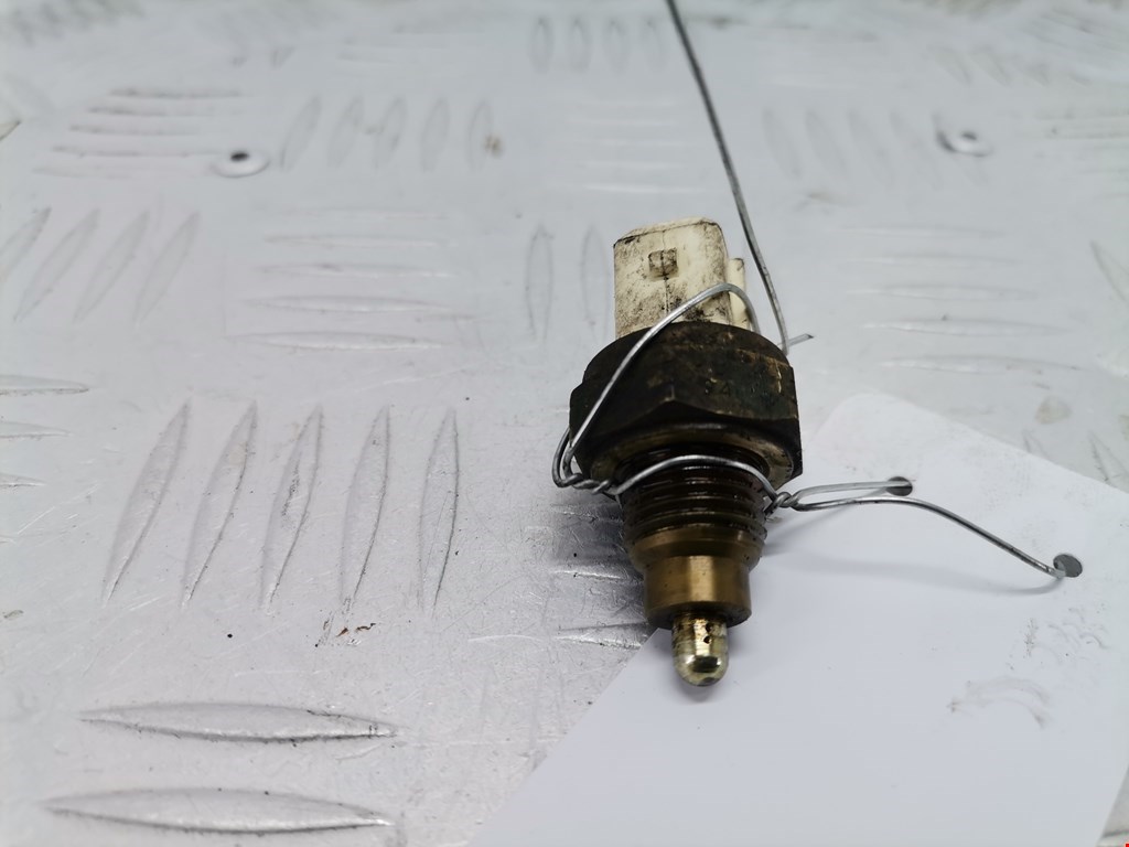 Датчик включения заднего хода PEUGEOT 406 1995-1999