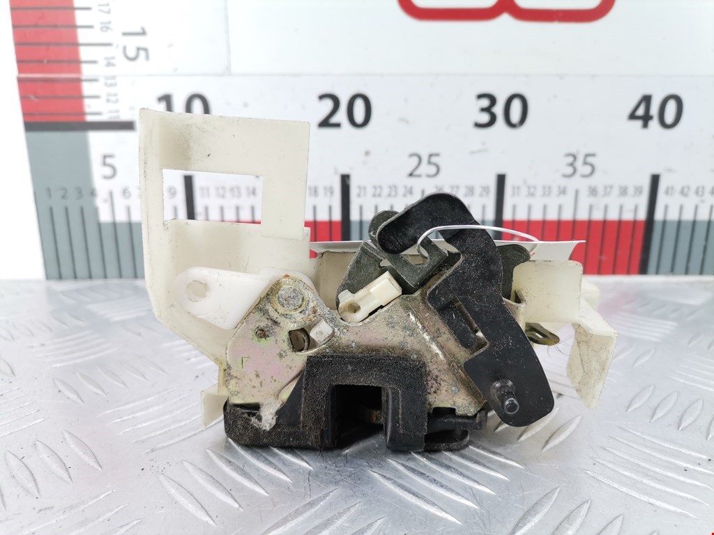 Замок двери задней левой KIA Magentis 2000-2006