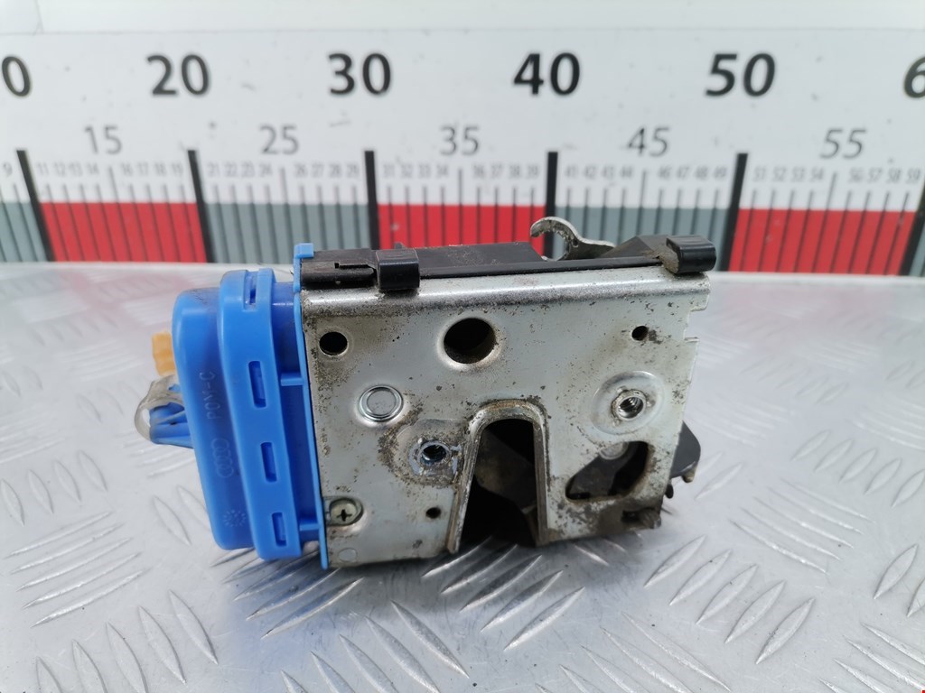 Замок двери задней правой AUDI A4 B5 1995-2001