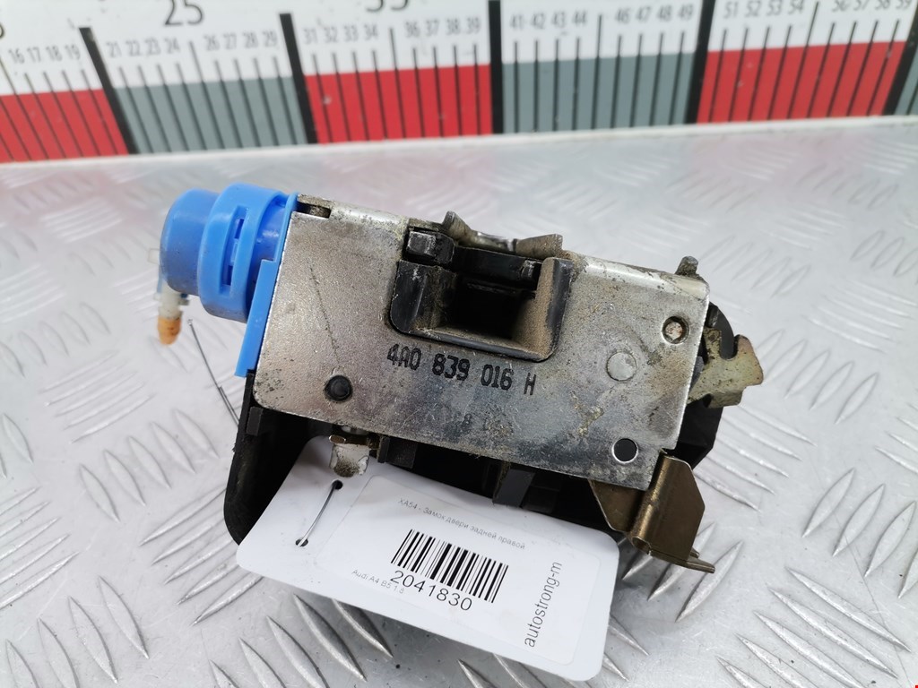 Замок двери задней правой AUDI A4 B5 1995-2001