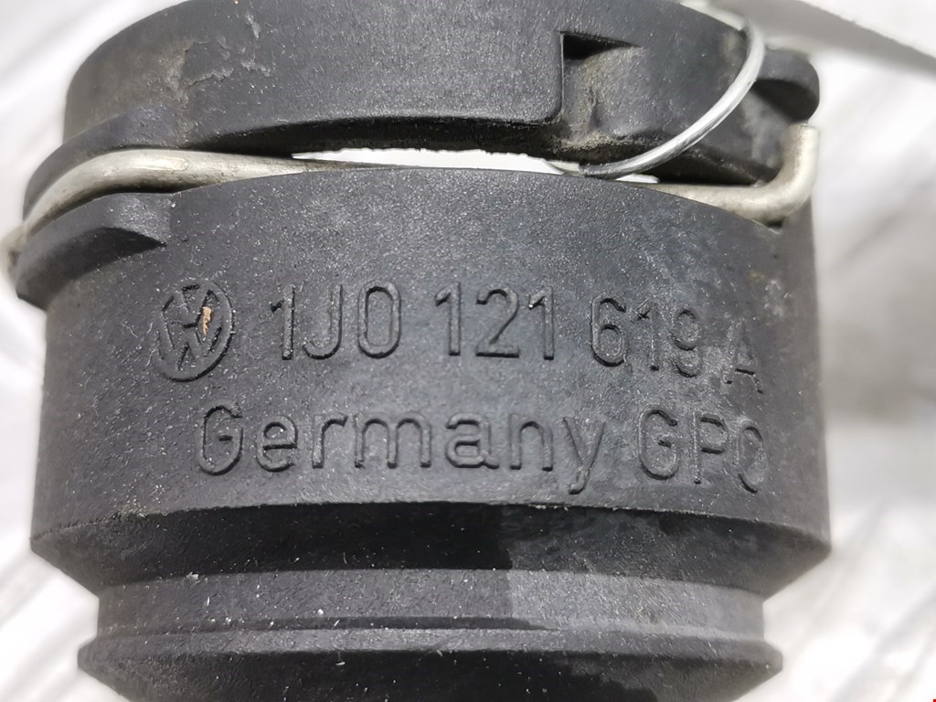 Тройник системы охлаждения VOLKSWAGEN Golf IV 1997-2003