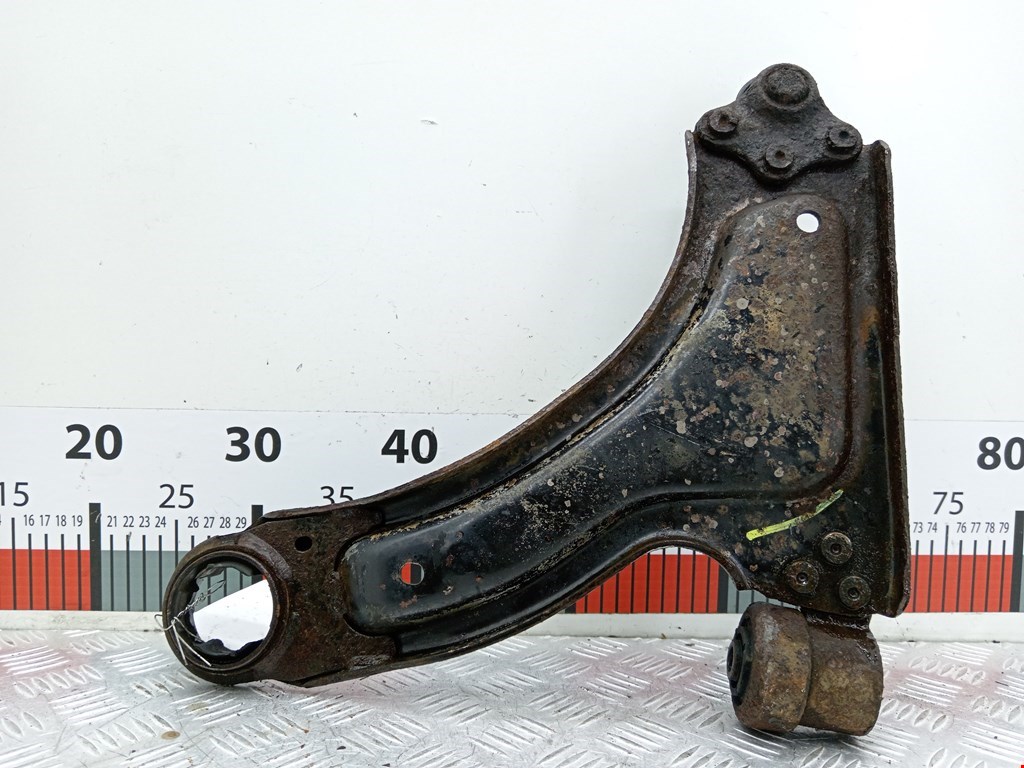 Рычаг передний правый OPEL Corsa C 2000-2006