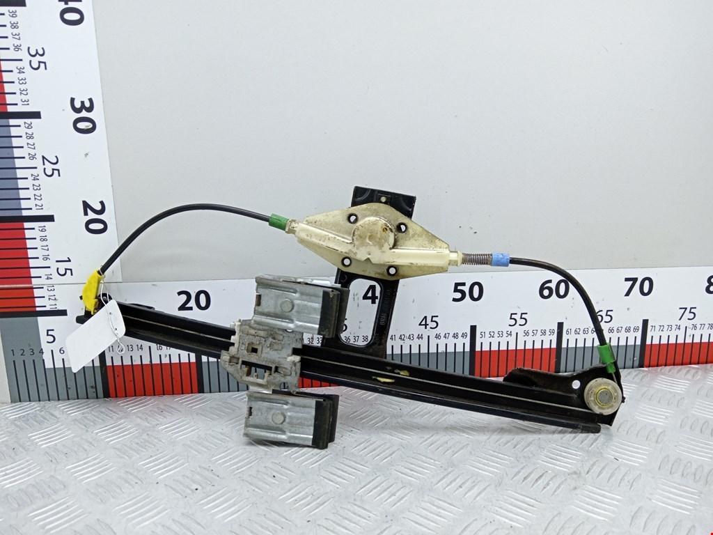 Стеклоподъемник задний левый VOLKSWAGEN Golf III 1991-1997