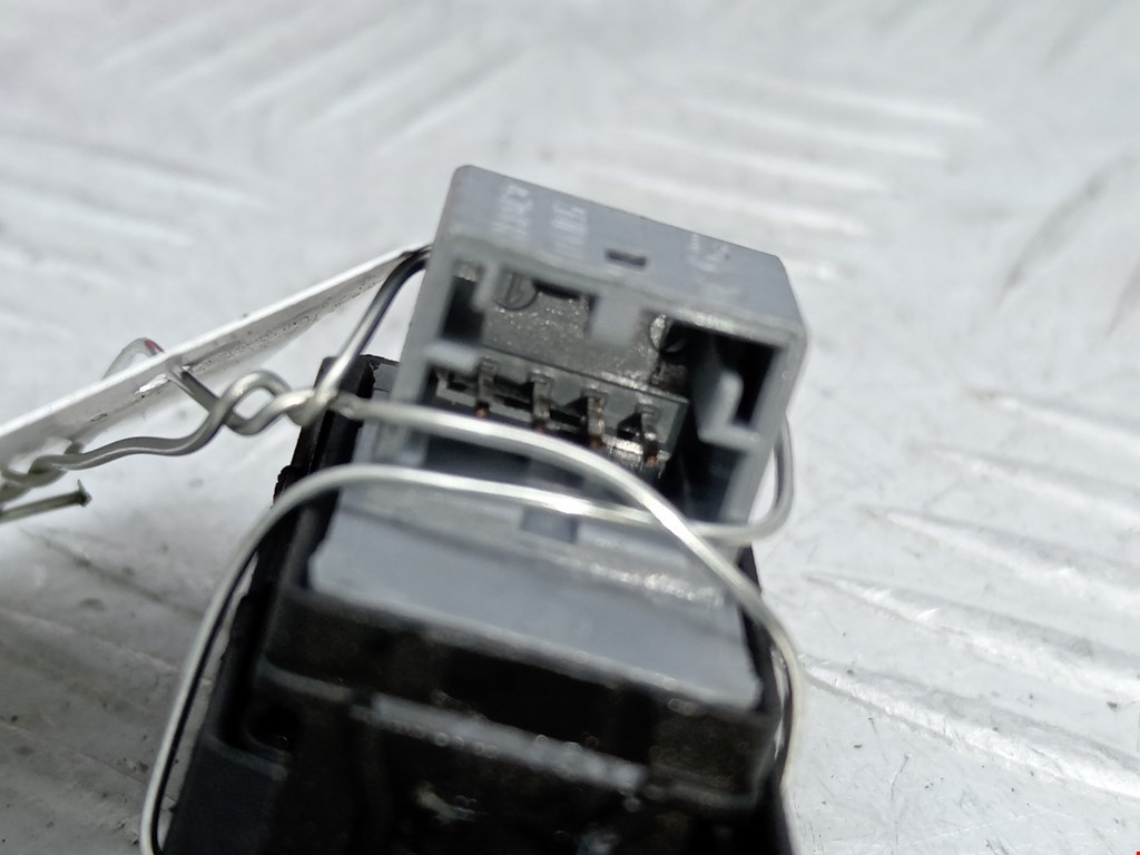 Кнопка центрального замка SEAT Cordoba 2002-2009