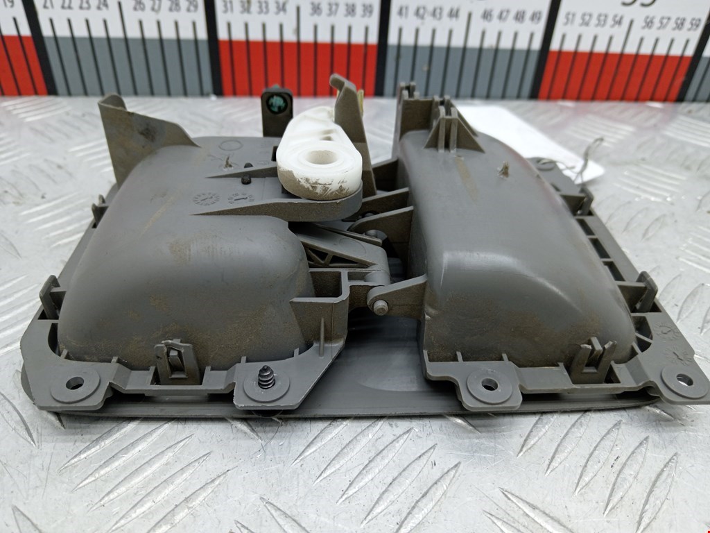 Ручка дверная задняя внутренняя правая VOLKSWAGEN Crafter 2006-2016