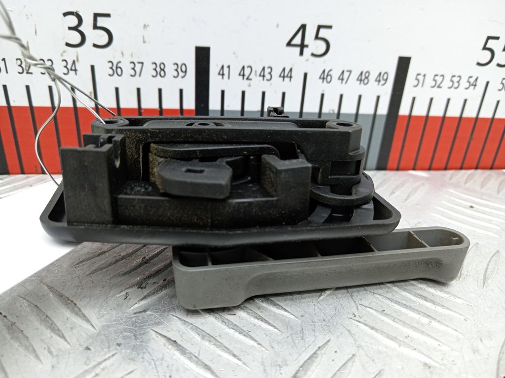 Ручка дверная задняя внутренняя левая VOLKSWAGEN Crafter 2006-2016