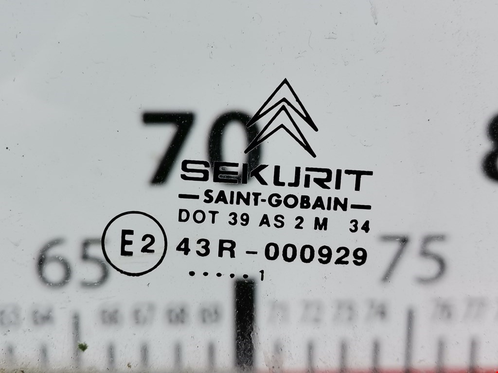 Стекло двери заднее правое CITROEN C5 I 2001-2008