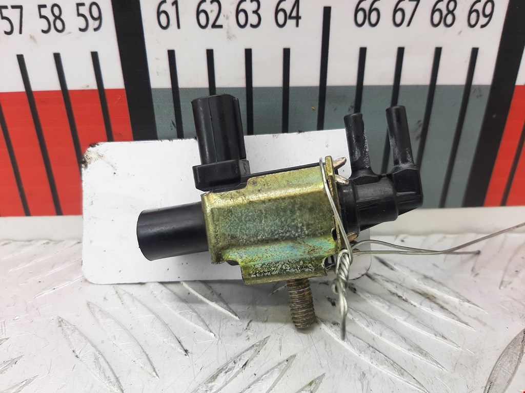 Клапан воздушного фильтра Ford C-MAX 1 (2003-2010)