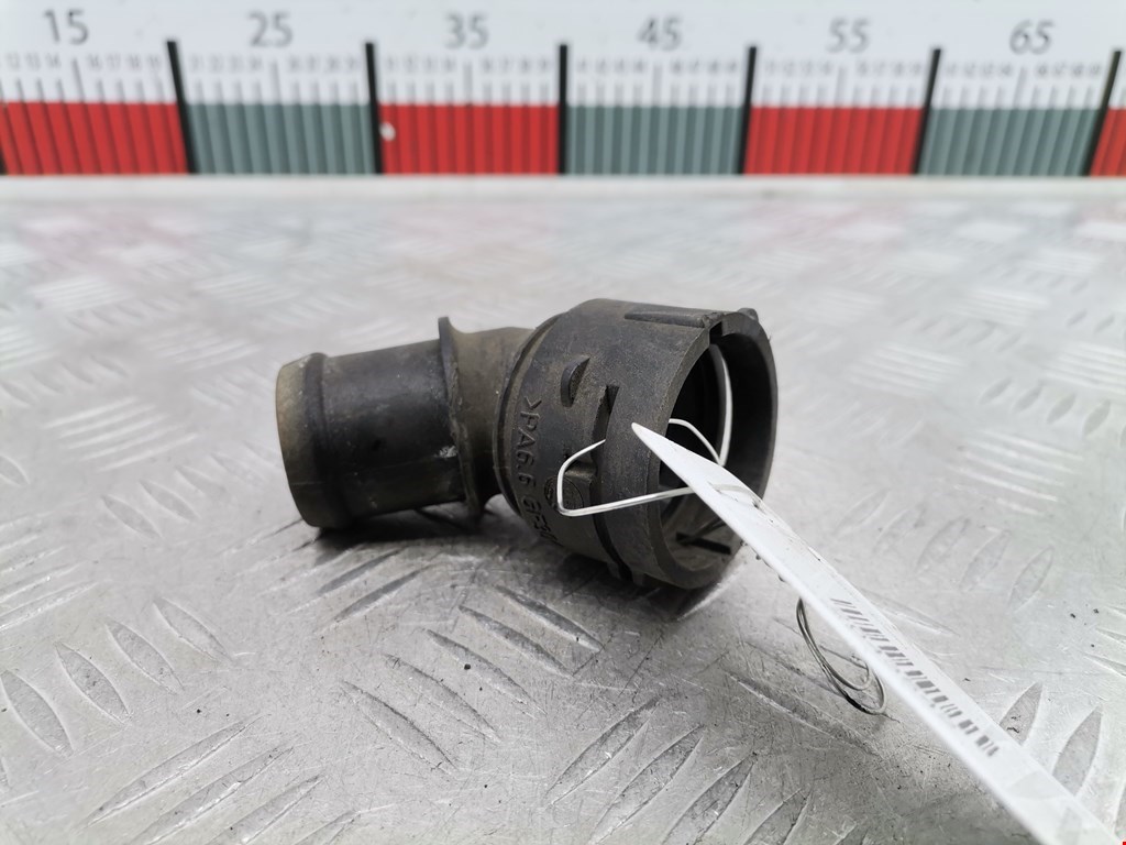 Фланец (штуцер системы охлаждения тройник) Audi A3 8L (1996-2003)