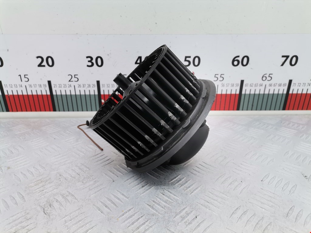 Моторчик (мотор) отопителя салона VOLKSWAGEN Golf III 1991-1997