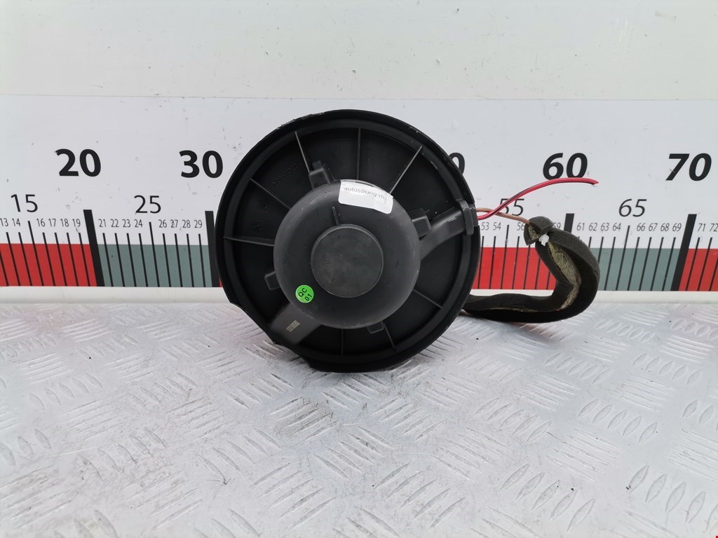 Моторчик (мотор) отопителя салона VOLKSWAGEN Golf III 1991-1997