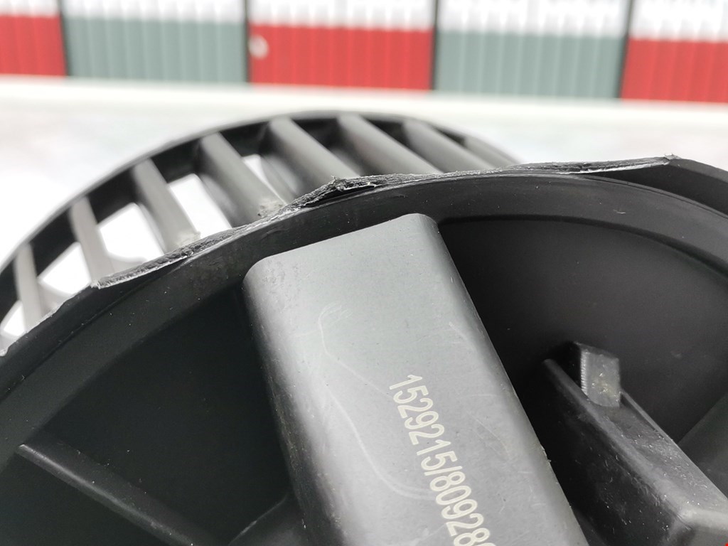 Моторчик (мотор) отопителя салона VOLKSWAGEN Golf III 1991-1997