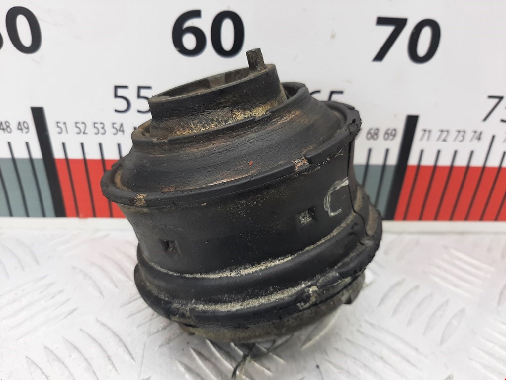 Подушка (опора) крепления двигателя Mercedes CLK-Class (W209) (2002-2010)