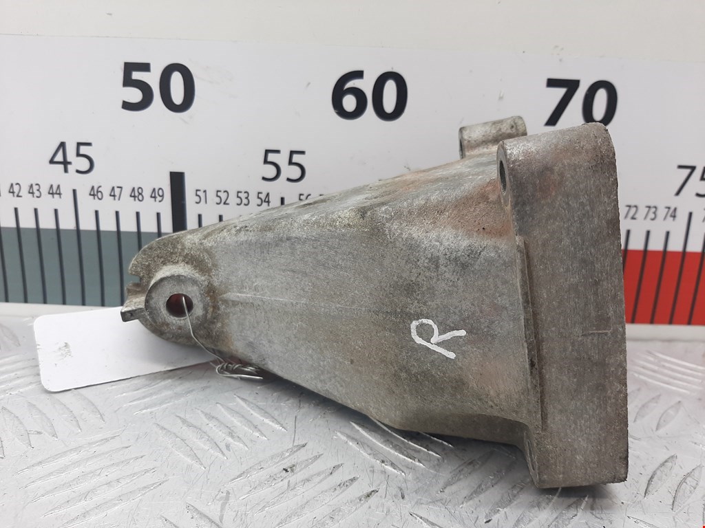 Кронштейн (крепление лапа) двигателя Mercedes CLK-Class (W209) (2002-2010)