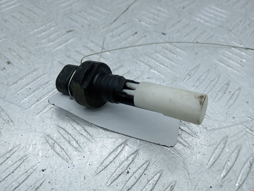 Датчик уровня омывающей жидкости Opel Vectra C (2002-2008)