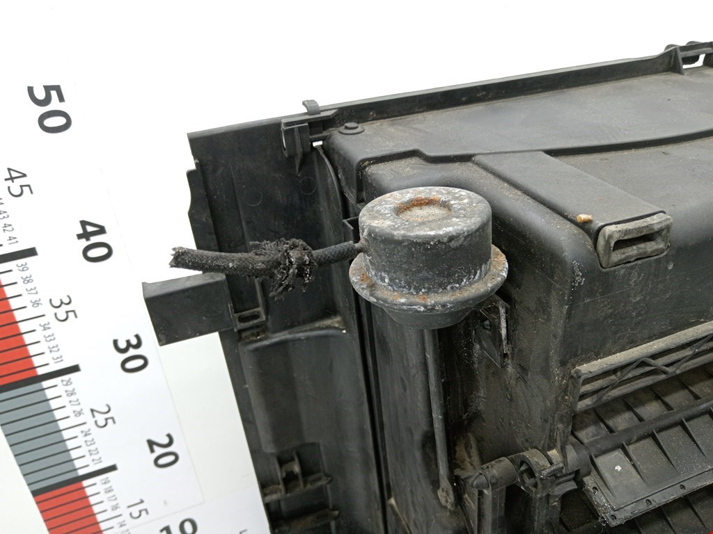 Диффузор (кожух) вентилятора BMW 3er E46 1998-2006