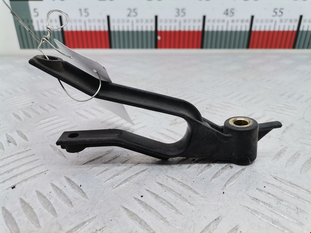 Кронштейн (крепление) радиатора OPEL Astra H/Family 2004-2015