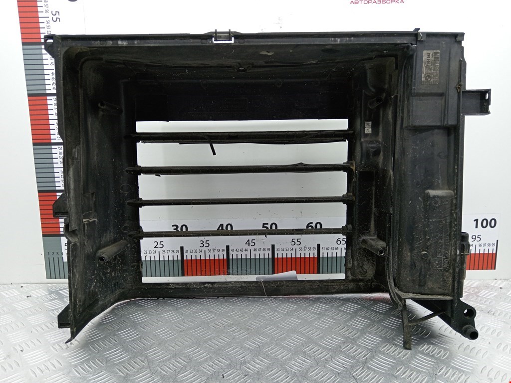 Диффузор (кожух) вентилятора BMW 3er E46 1998-2006