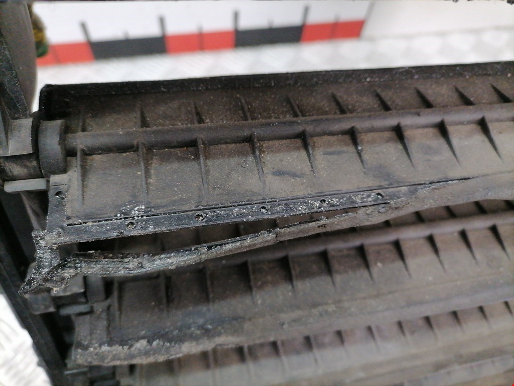 Диффузор (кожух) вентилятора BMW 3er E46 1998-2006