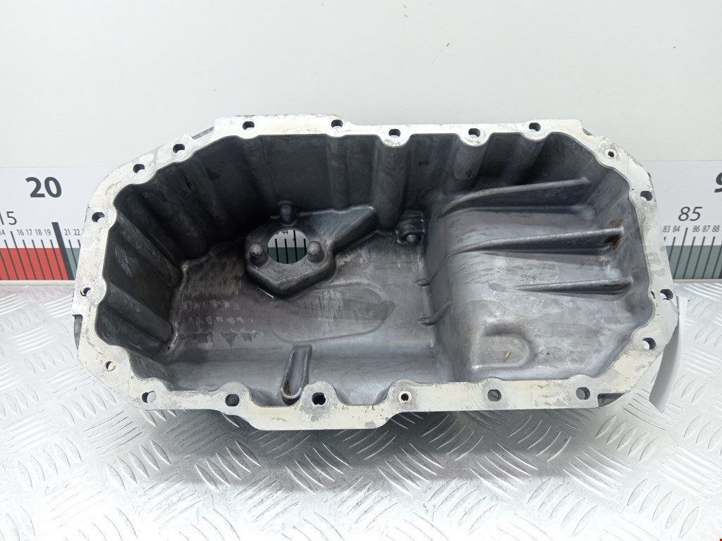 Поддон масляный двигателя VOLKSWAGEN Golf V 2003-2009