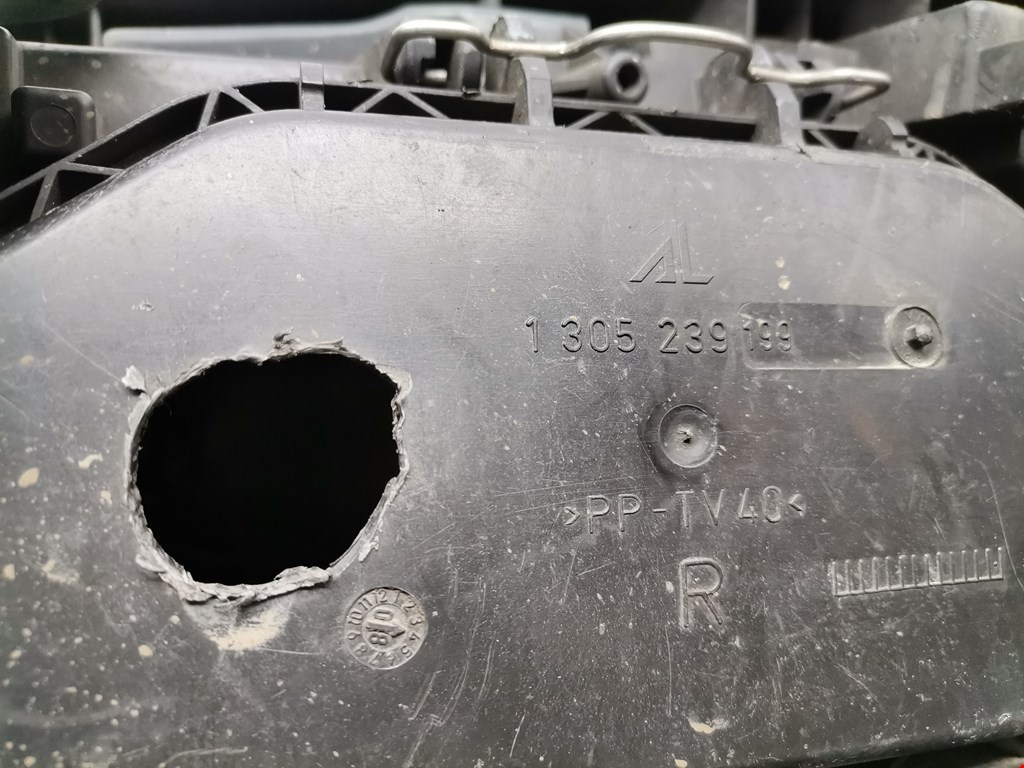 Фара правая SEAT Alhambra 1996-2010