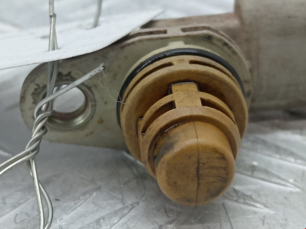 Датчик положения распредвала VOLKSWAGEN Golf V 2003-2009