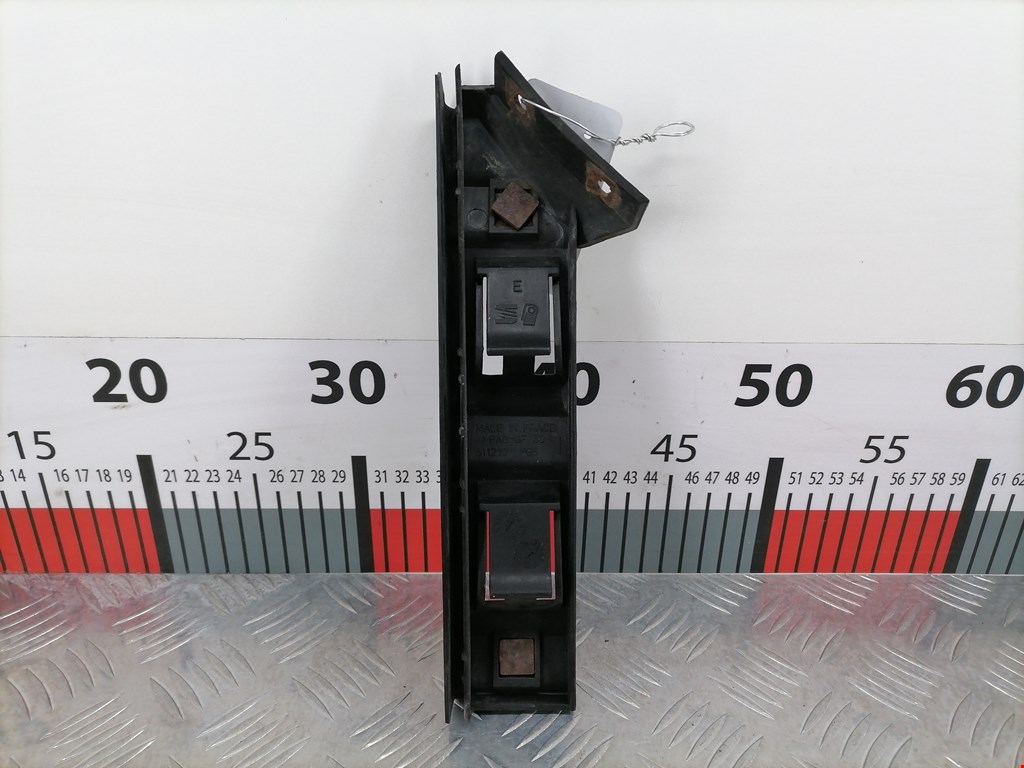 Кронштейн переднего бампера левый SEAT Toledo 1998-2004