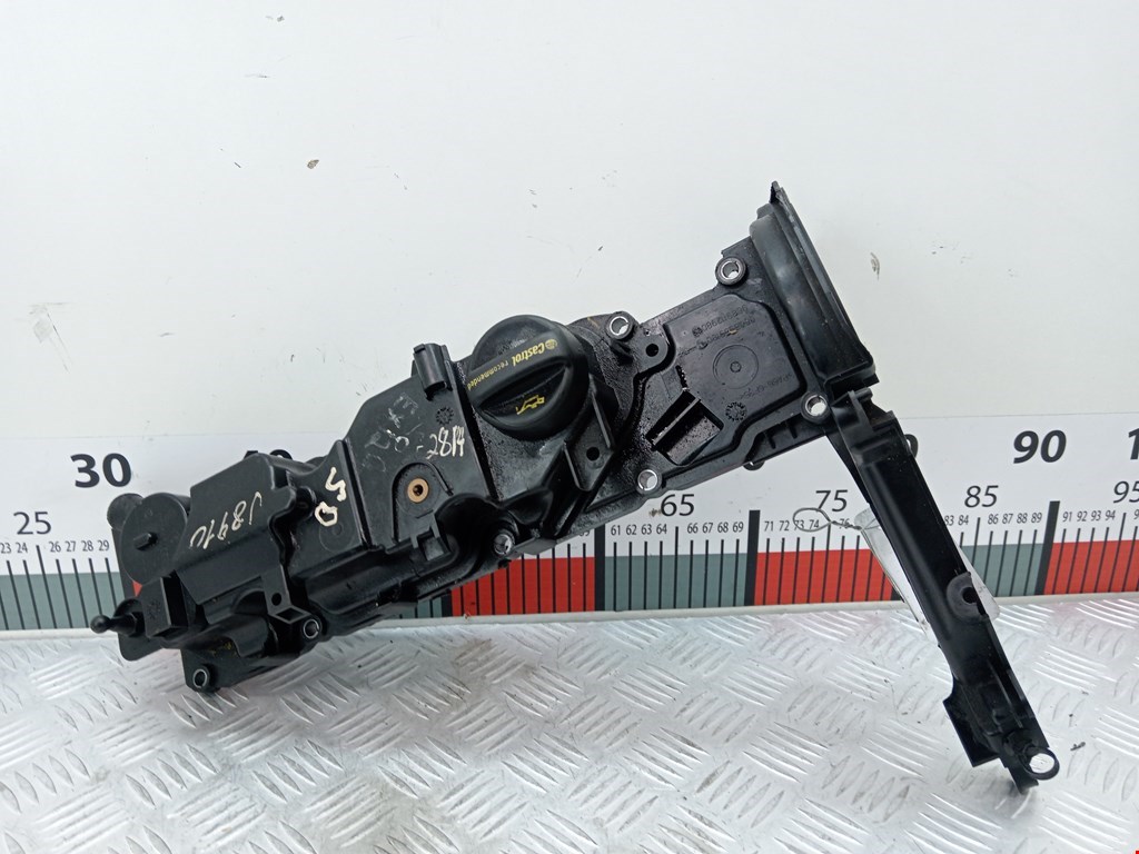 Крышка головки блока (клапанная) FORD Fiesta 2008-2012