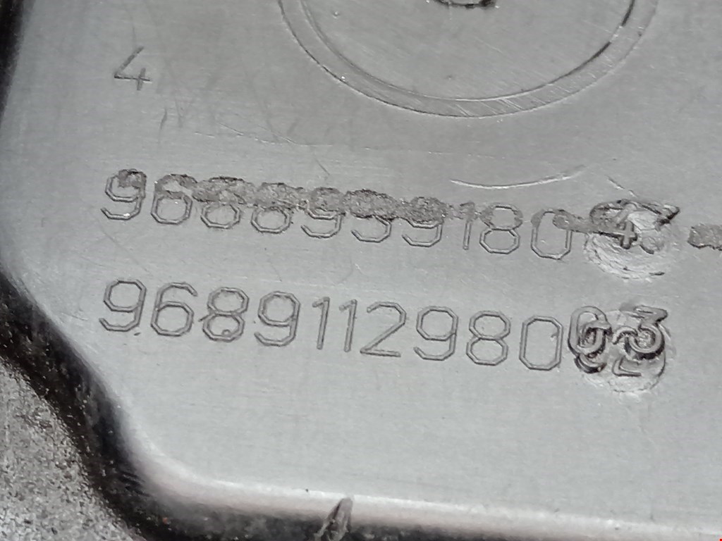 Крышка головки блока (клапанная) FORD Fiesta 2008-2012