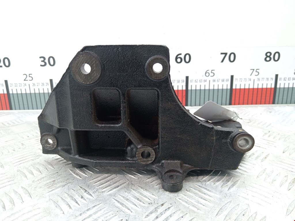 Кронштейн ТНВД MAZDA Premacy CP 1999-2004