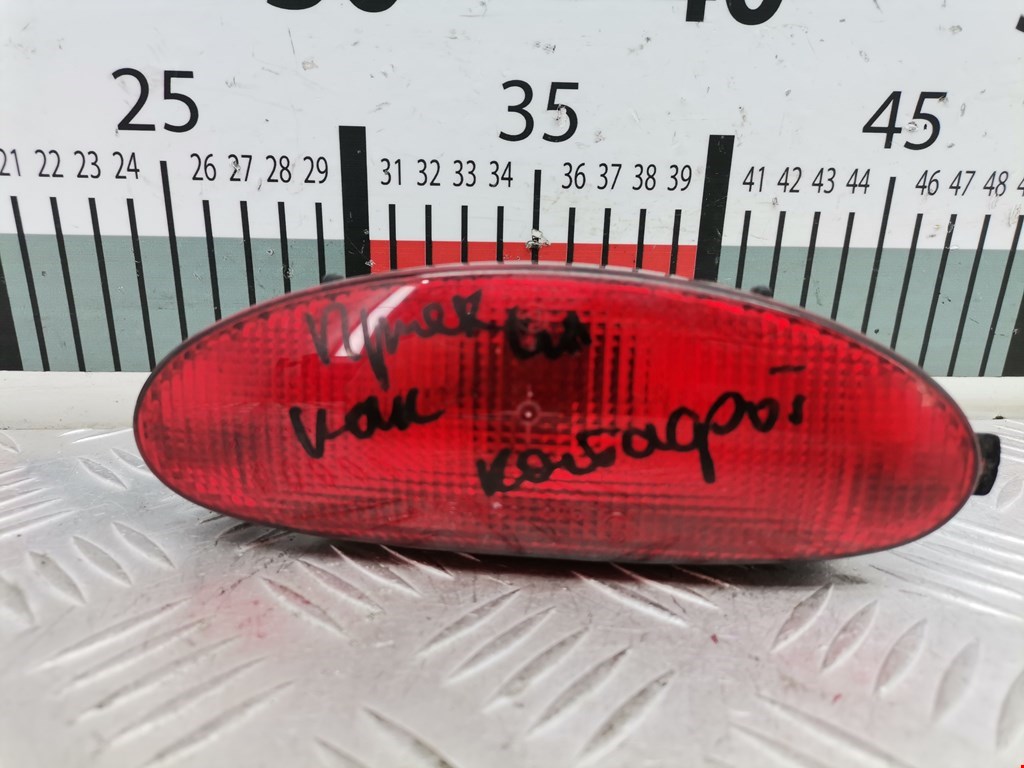 Отражатель в бампер задний левый PEUGEOT 206 1998-2012