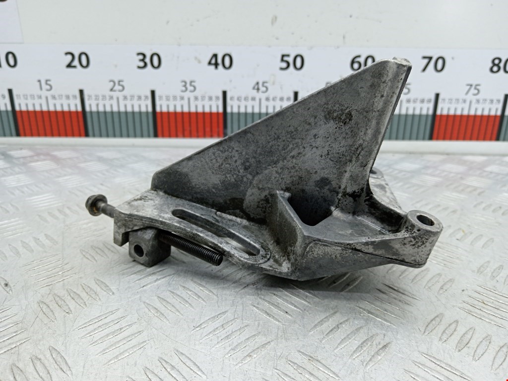 Кронштейн генератора SUBARU Legacy 1994-1999