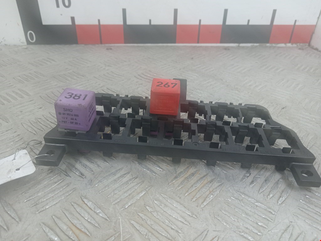 Блок реле AUDI A4 B5 1995-2001