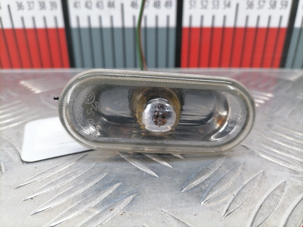 Повторитель на крыло VOLKSWAGEN Fox 2005-2011