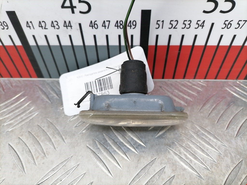 Повторитель на крыло VOLKSWAGEN Fox 2005-2011