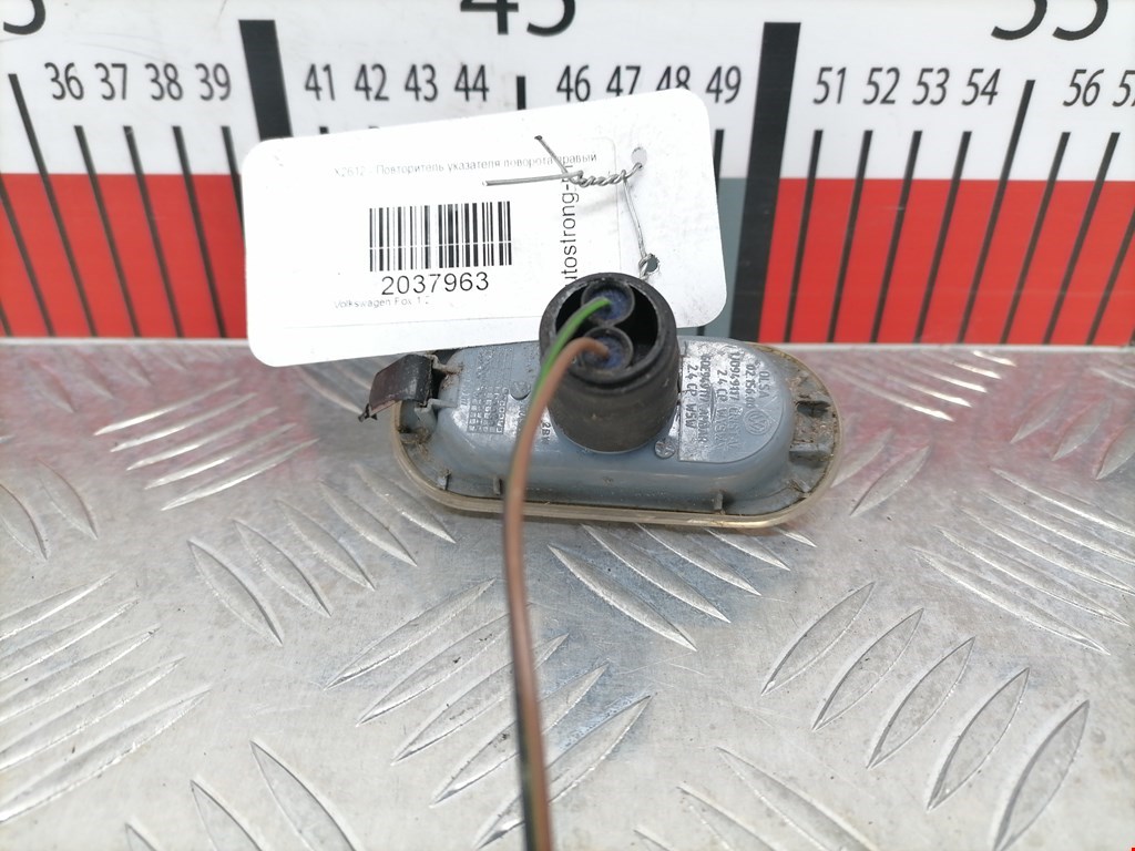 Повторитель на крыло VOLKSWAGEN Fox 2005-2011