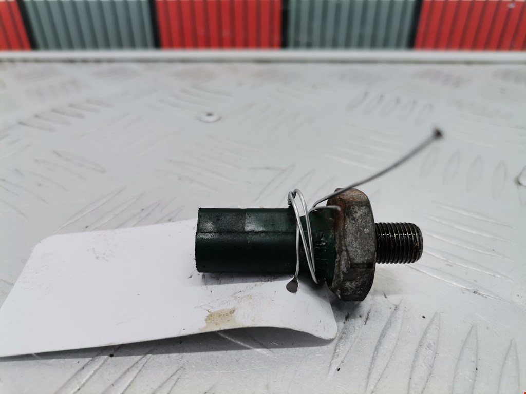 Датчик давления масла VOLKSWAGEN Golf IV 1997-2003