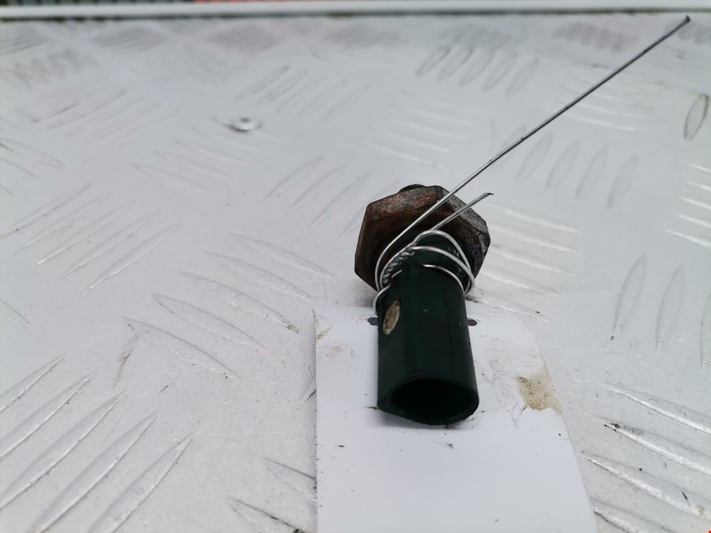 Датчик давления масла VOLKSWAGEN Golf IV 1997-2003