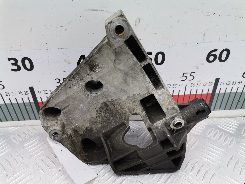 Кронштейн кондиционера BMW X5 E53 1999-2006