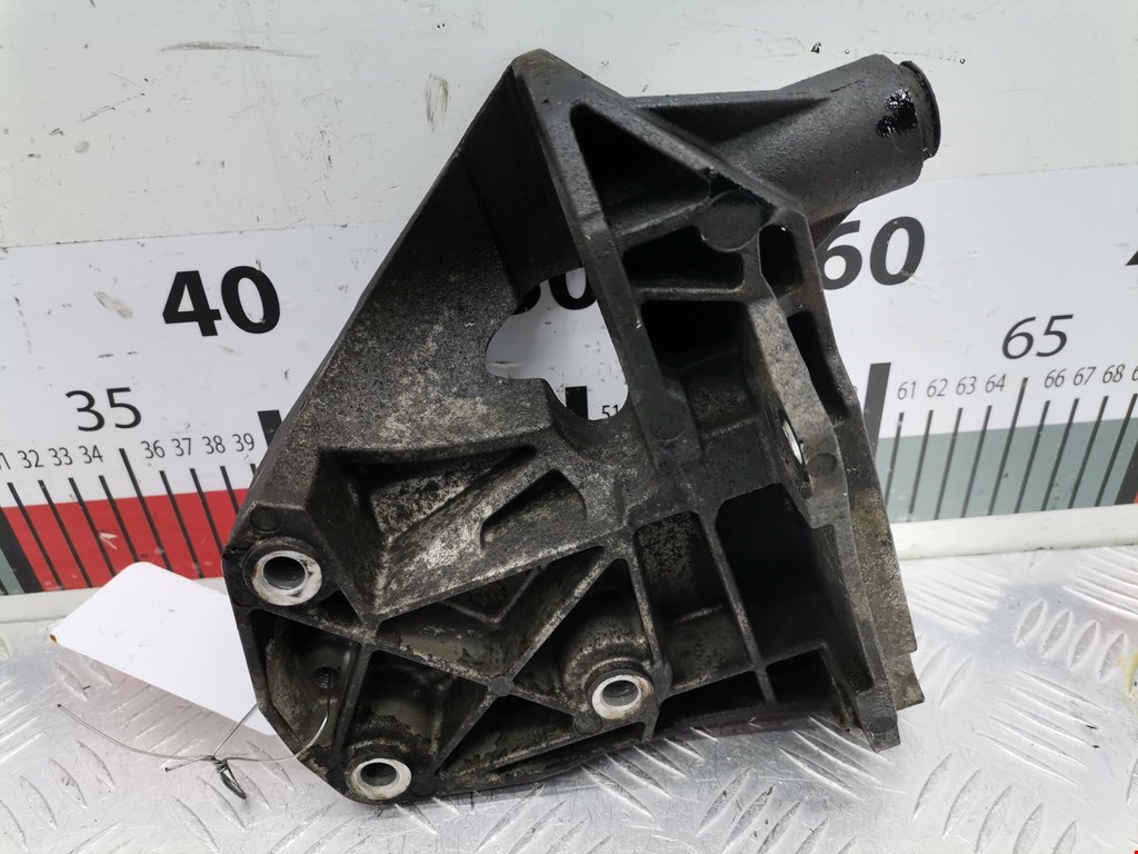 Кронштейн кондиционера BMW X5 E53 1999-2006